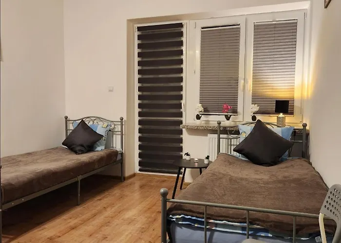 Pod Czapla بيت شباب وارسو